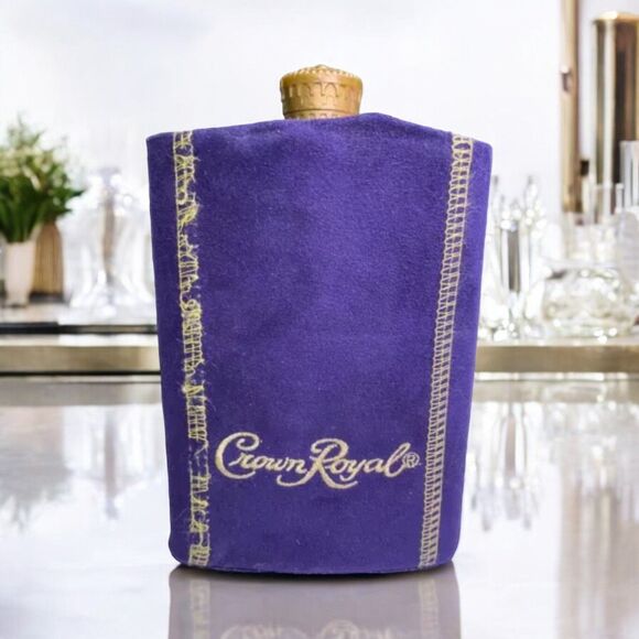 Crown Royal 8oz Stainless Steel Whisky Flask Removable Suede Sleeve Gold Cap - Picture 1 of 12